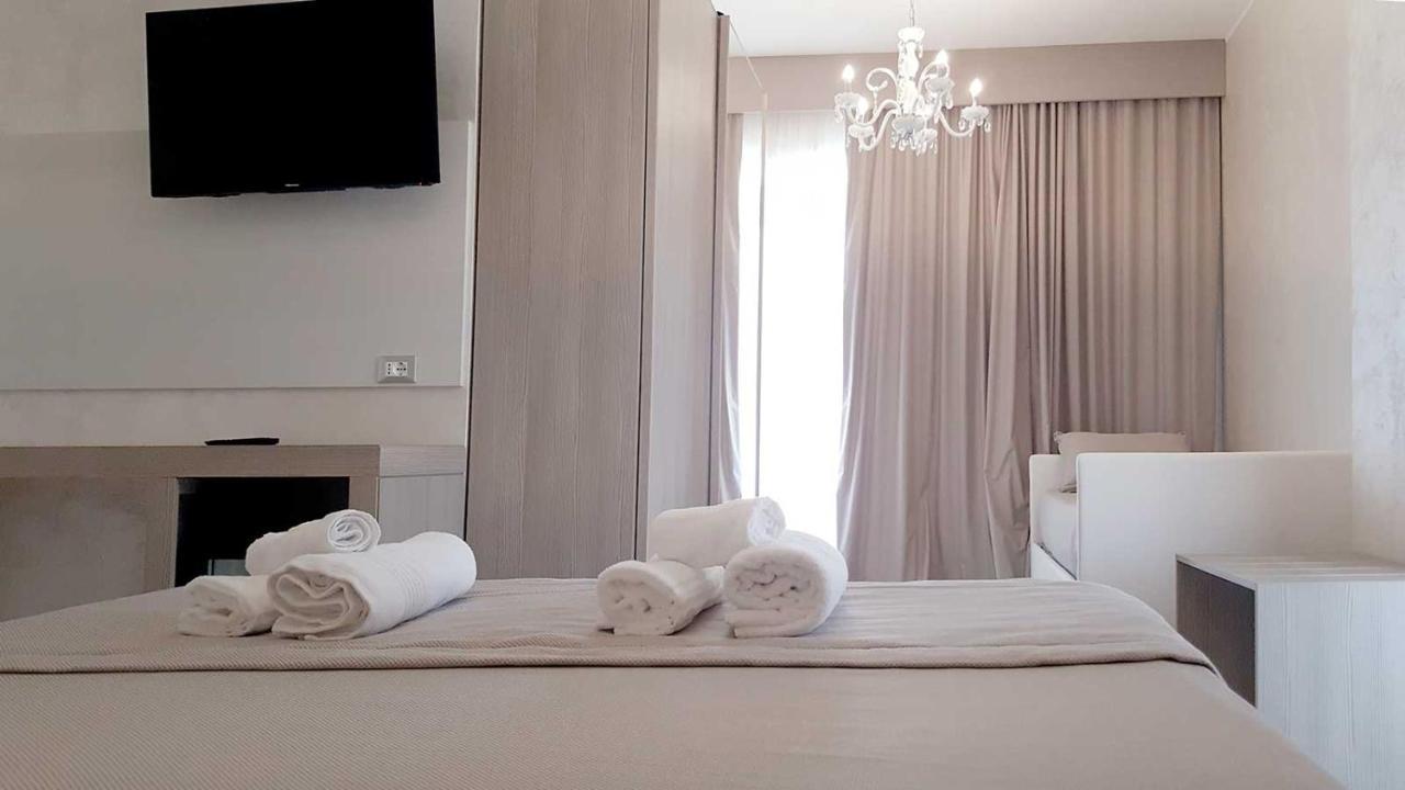 Hotel Aurora ปอร์โตเชซาเรโอ ภายนอก รูปภาพ